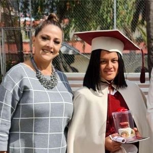 Meet your Posher, Moni